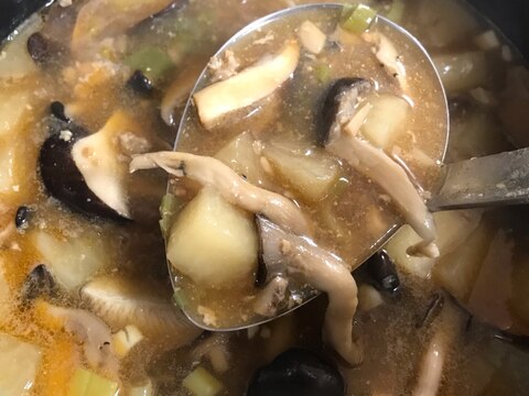 残った麻婆豆腐で酸辣湯風スープ